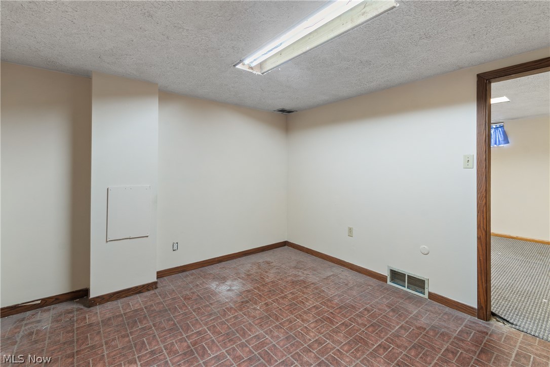 12780 Jamestown Avenue NW Uniontown OH 44685