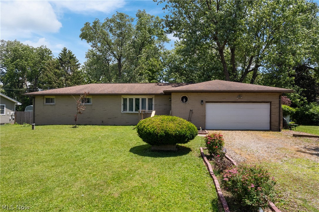 12780 Jamestown Avenue NW Uniontown OH 44685