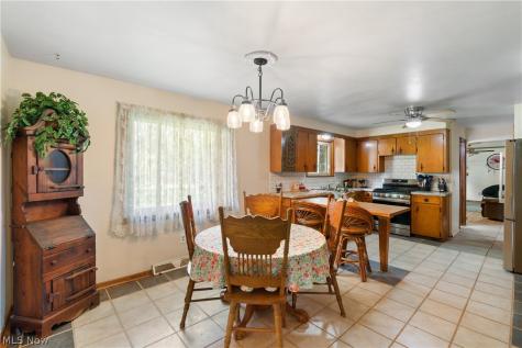 12780 Jamestown Avenue NW Uniontown OH 44685