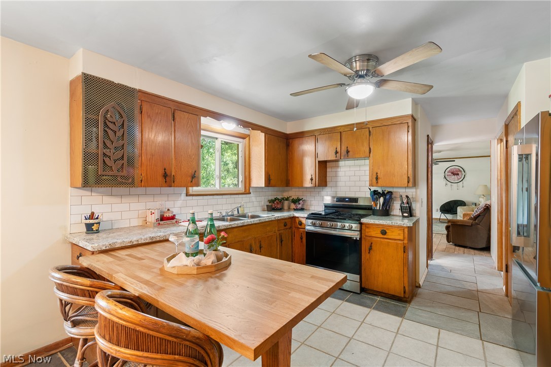 12780 Jamestown Avenue NW Uniontown OH 44685