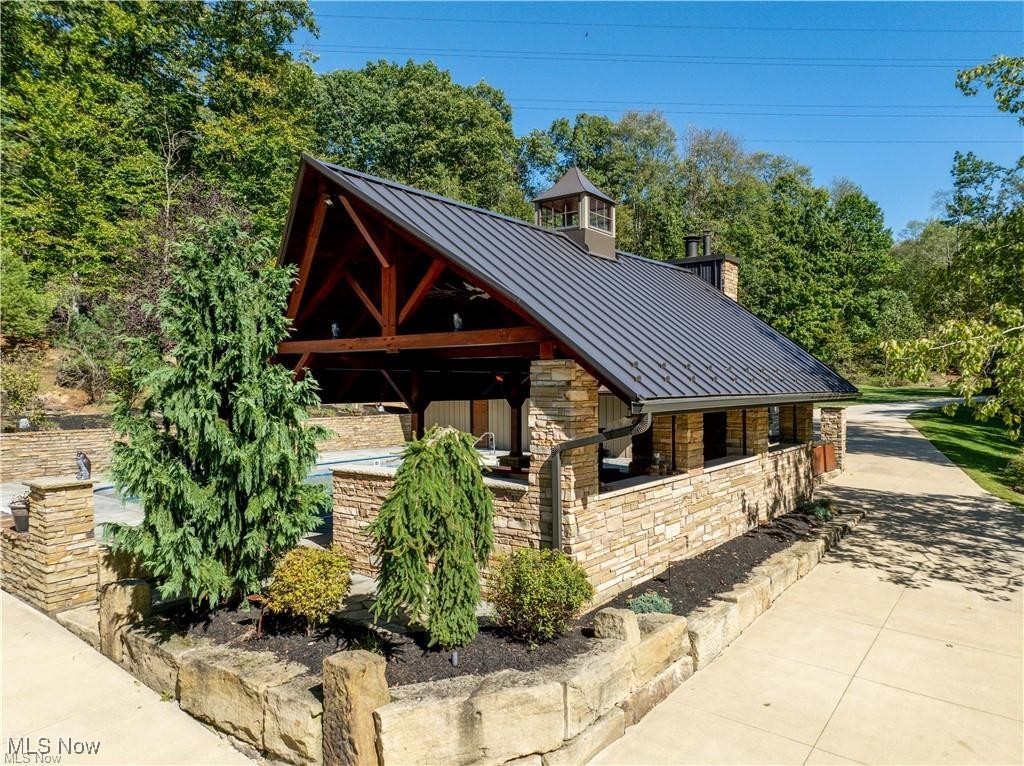 4133 Lace Road NW Malvern OH 44644