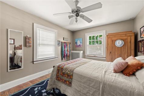 1090 Erie Cliff Drive Lakewood OH 44107