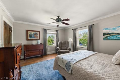 1090 Erie Cliff Drive Lakewood OH 44107