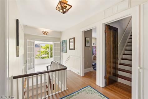 1090 Erie Cliff Drive Lakewood OH 44107