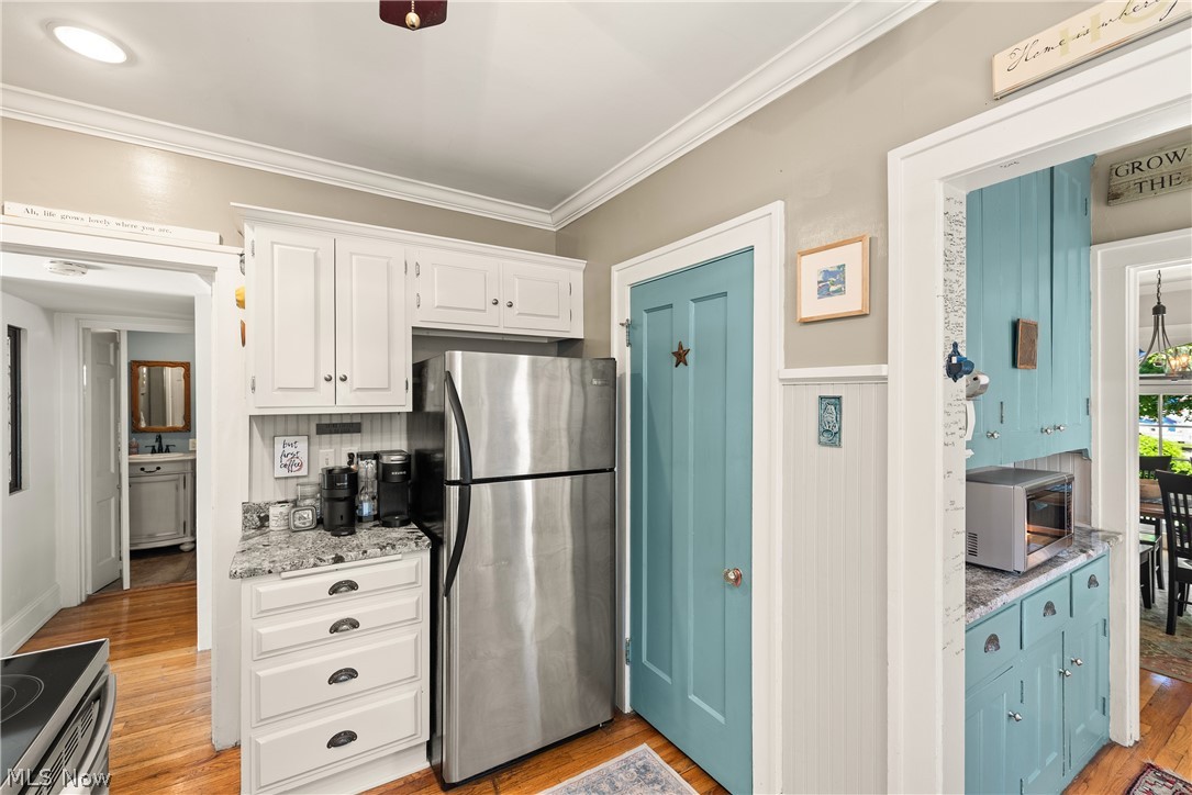 1090 Erie Cliff Drive Lakewood OH 44107