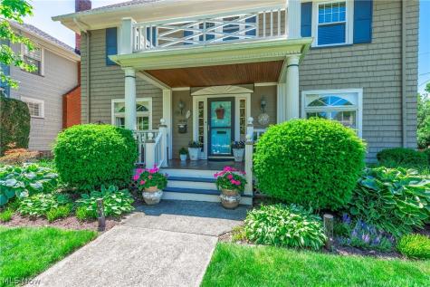 1090 Erie Cliff Drive Lakewood OH 44107