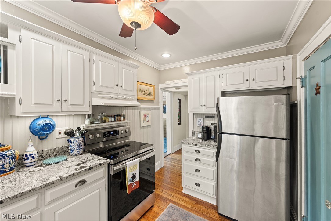 1090 Erie Cliff Drive Lakewood OH 44107