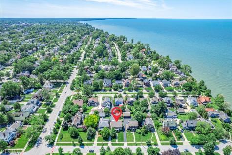1090 Erie Cliff Drive Lakewood OH 44107