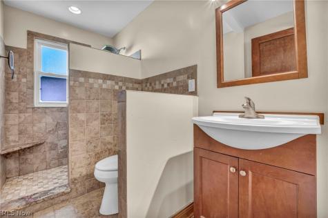 1365 E 348th Street Eastlake OH 44095