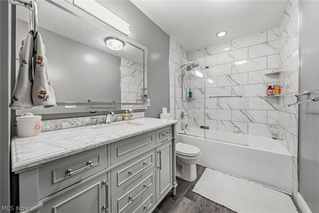 213 Canfield Drive Chardon OH 44024