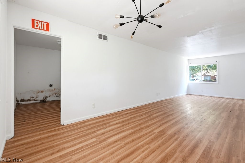572 Hemlock Drive Euclid OH 44123