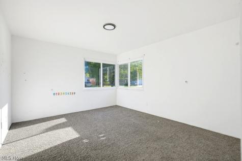 572 Hemlock Drive Euclid OH 44123