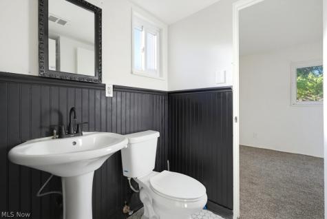 572 Hemlock Drive Euclid OH 44123