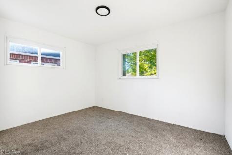 572 Hemlock Drive Euclid OH 44123