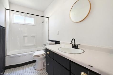 572 Hemlock Drive Euclid OH 44123
