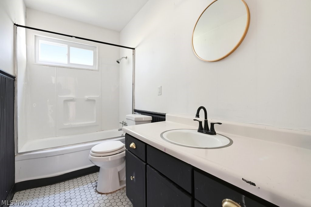 572 Hemlock Drive Euclid OH 44123