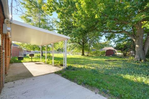 572 Hemlock Drive Euclid OH 44123