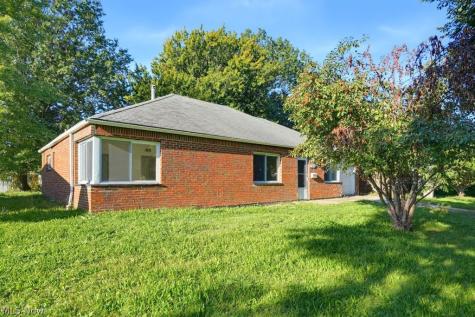 572 Hemlock Drive Euclid OH 44123