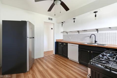 572 Hemlock Drive Euclid OH 44123