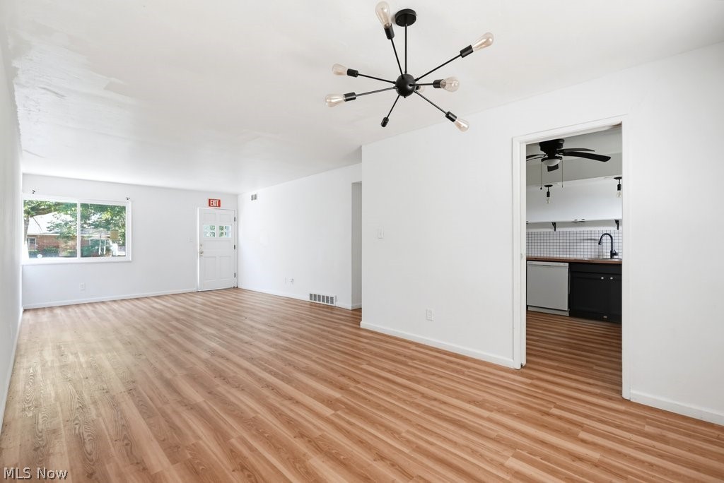 572 Hemlock Drive Euclid OH 44123