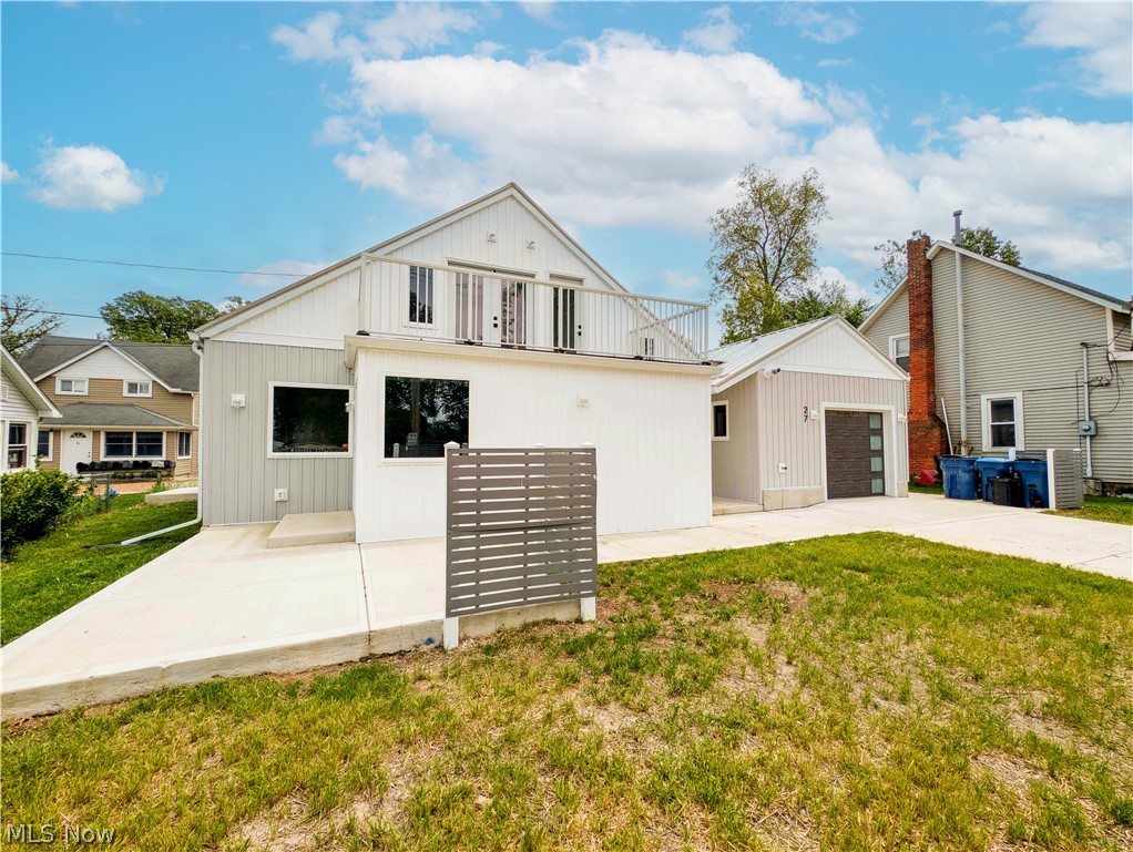 27 Oakwood Avenue Huron OH 44839