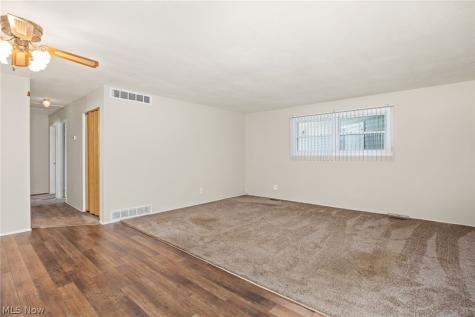 3714 State Route 43 Kent OH 44240