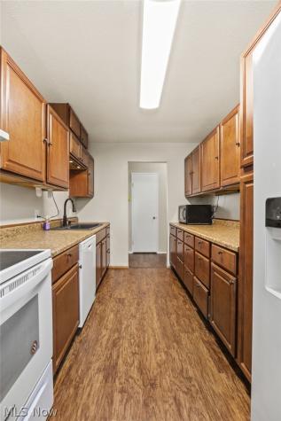 3714 State Route 43 Kent OH 44240