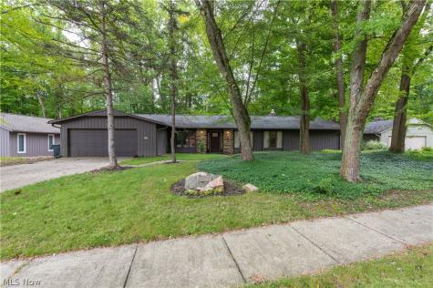 12101 The Bluffs Strongsville OH 44136