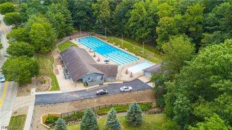 12101 The Bluffs Strongsville OH 44136