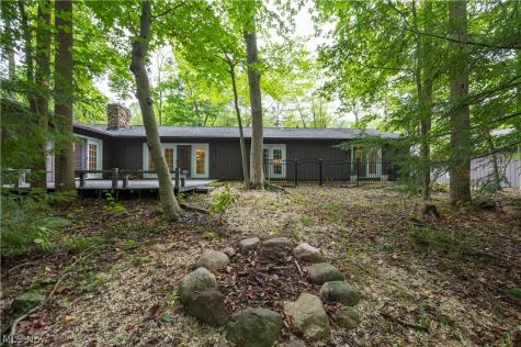 12101 The Bluffs Strongsville OH 44136