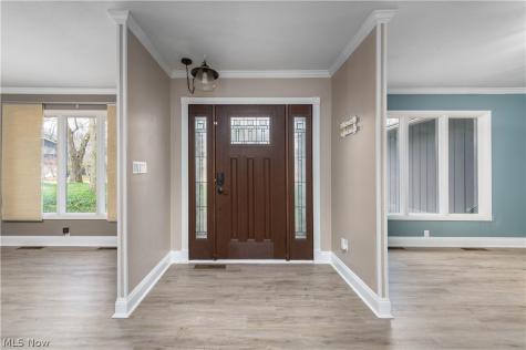 12101 The Bluffs Strongsville OH 44136