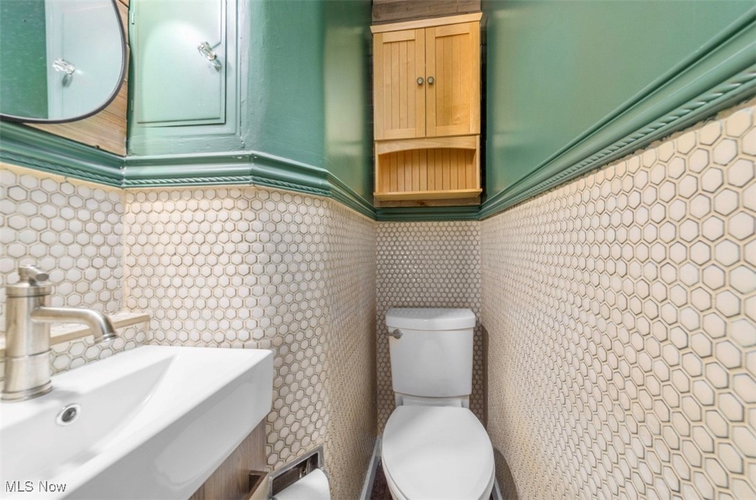 16503 Dartmouth Avenue Cleveland OH 44111