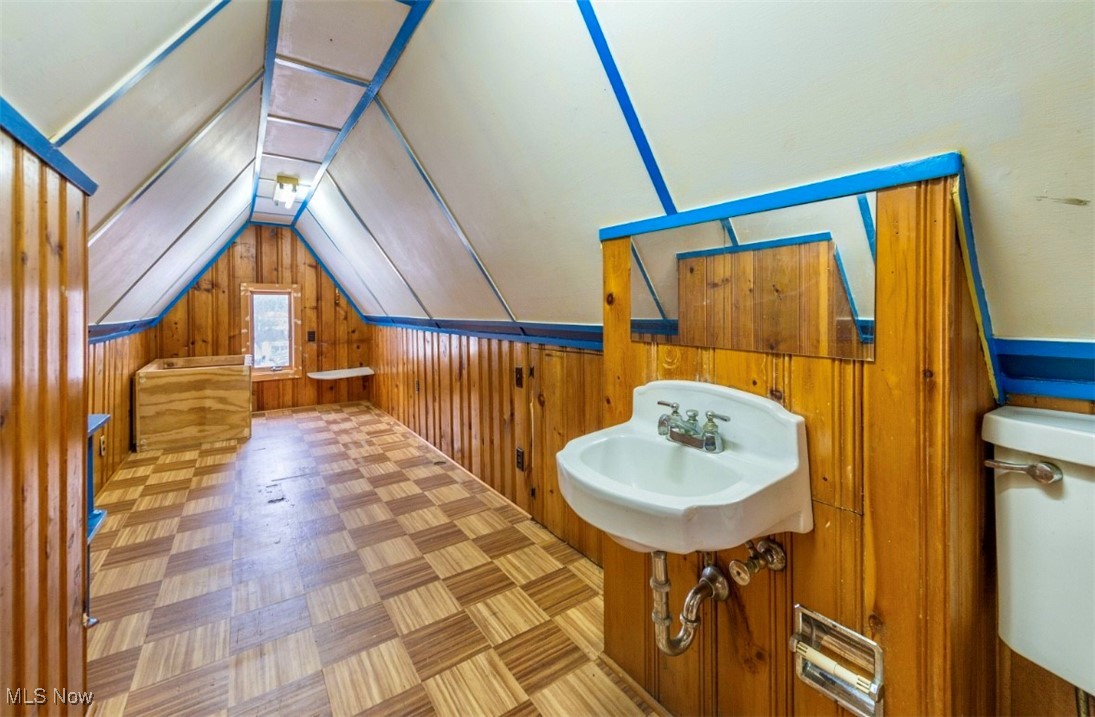 16503 Dartmouth Avenue Cleveland OH 44111