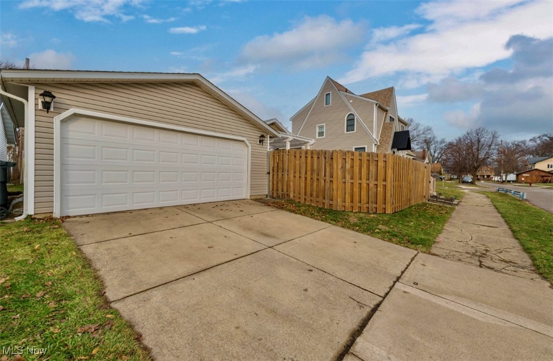 16503 Dartmouth Avenue Cleveland OH 44111