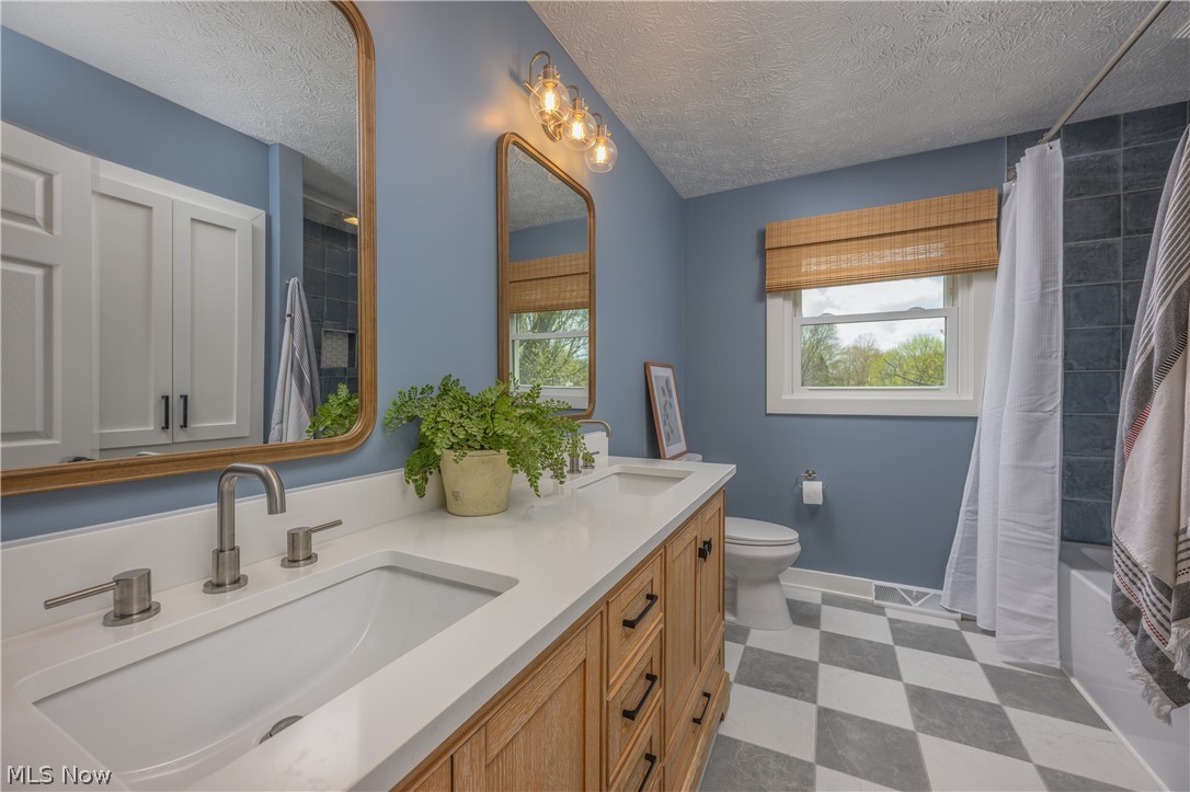 11490 Peach Glen Avenue NW Uniontown OH 44685