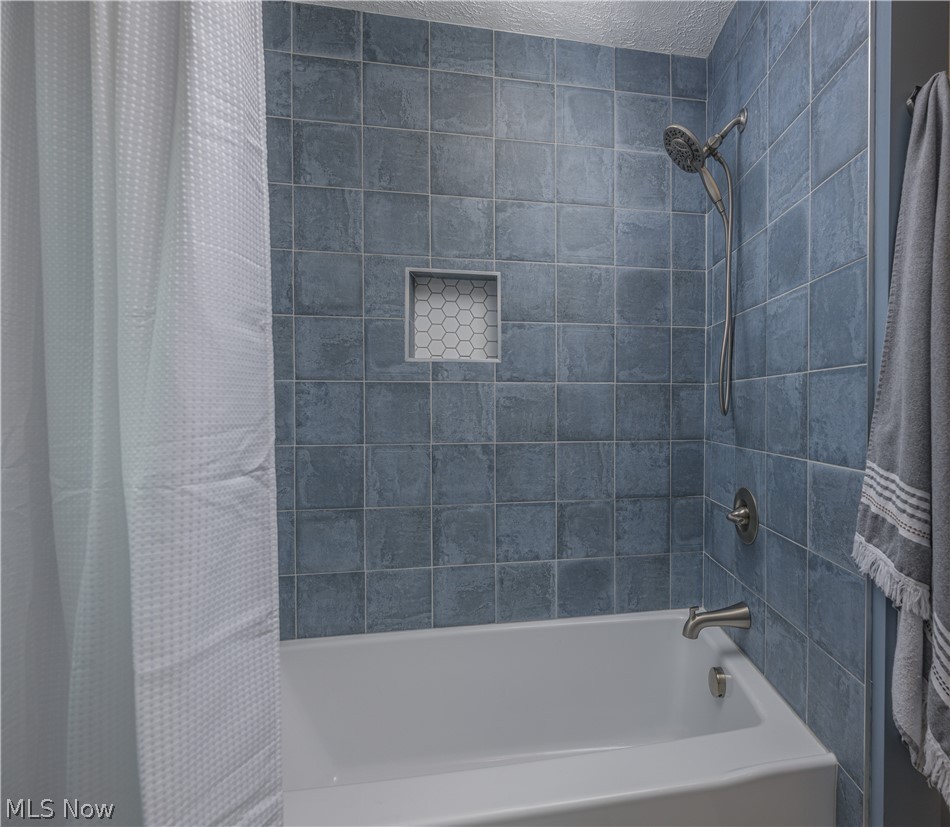 11490 Peach Glen Avenue NW Uniontown OH 44685