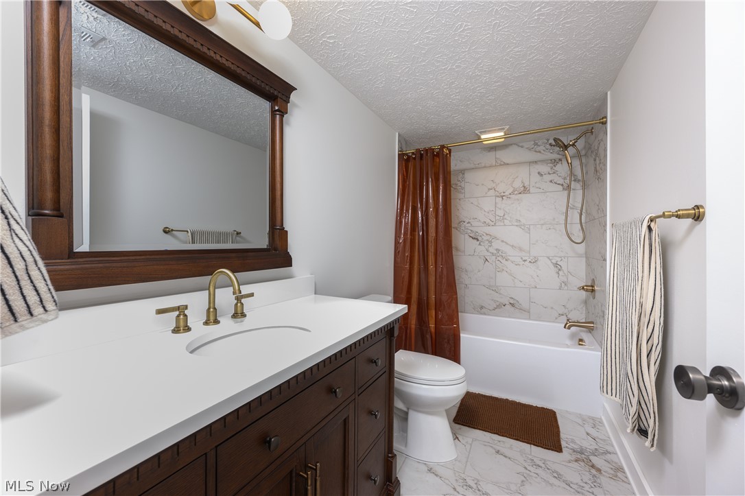 11490 Peach Glen Avenue NW Uniontown OH 44685