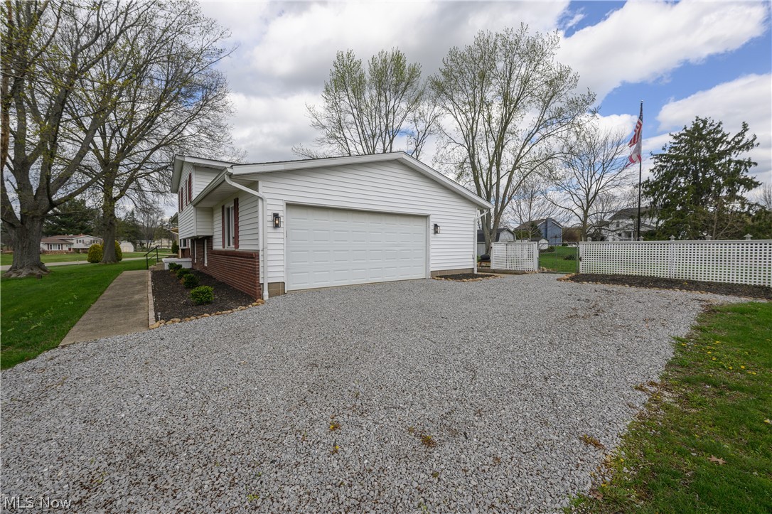 11490 Peach Glen Avenue NW Uniontown OH 44685