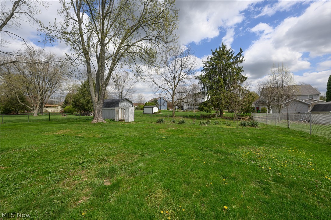 11490 Peach Glen Avenue NW Uniontown OH 44685
