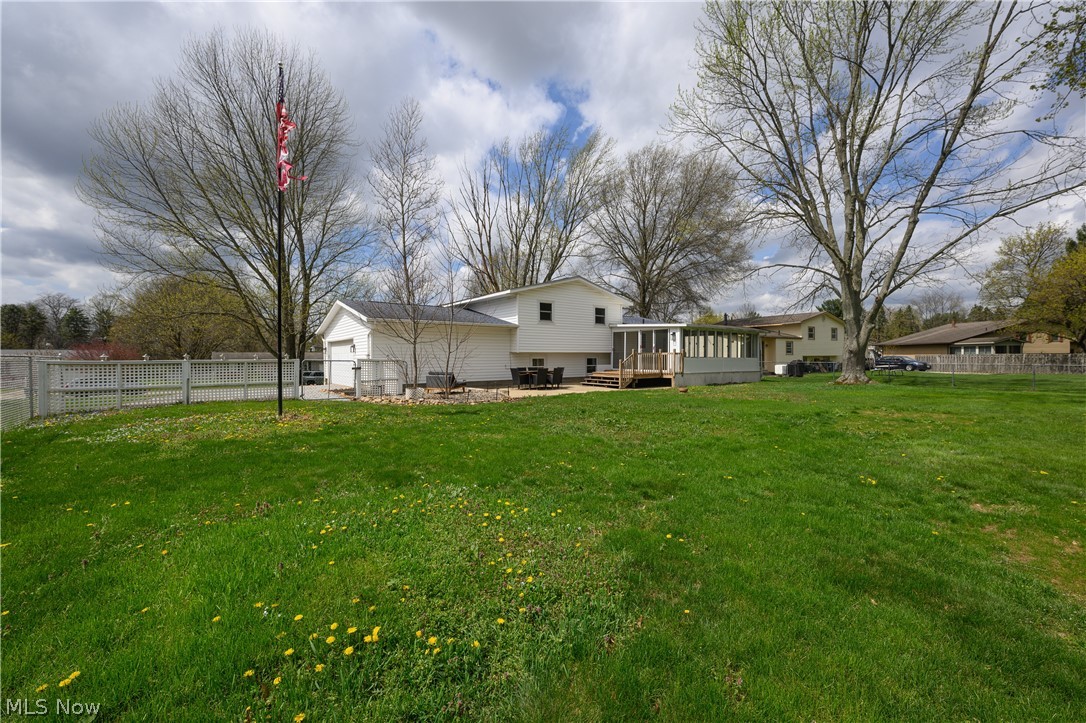 11490 Peach Glen Avenue NW Uniontown OH 44685