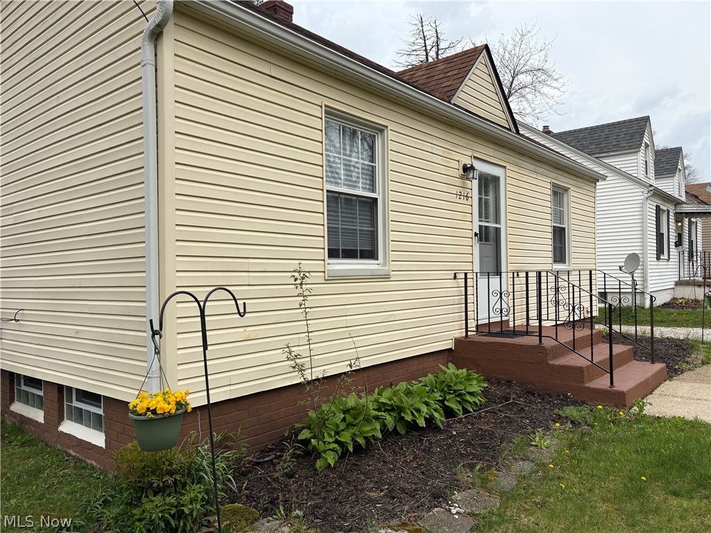 1216 Hardesty Boulevard Akron OH 44320