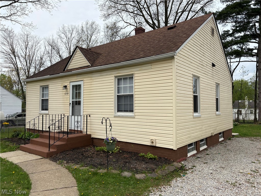 1216 Hardesty Boulevard Akron OH 44320
