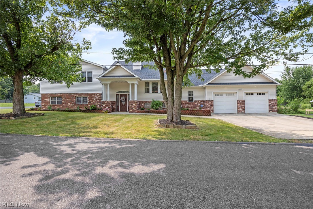 6160 Ethel Avenue Elyria OH 44035