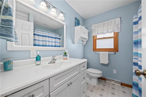 6160 Ethel Avenue Elyria OH 44035