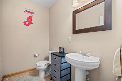 6160 Ethel Avenue Elyria OH 44035
