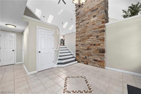 6160 Ethel Avenue Elyria OH 44035
