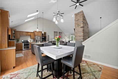 6160 Ethel Avenue Elyria OH 44035