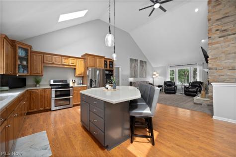 6160 Ethel Avenue Elyria OH 44035