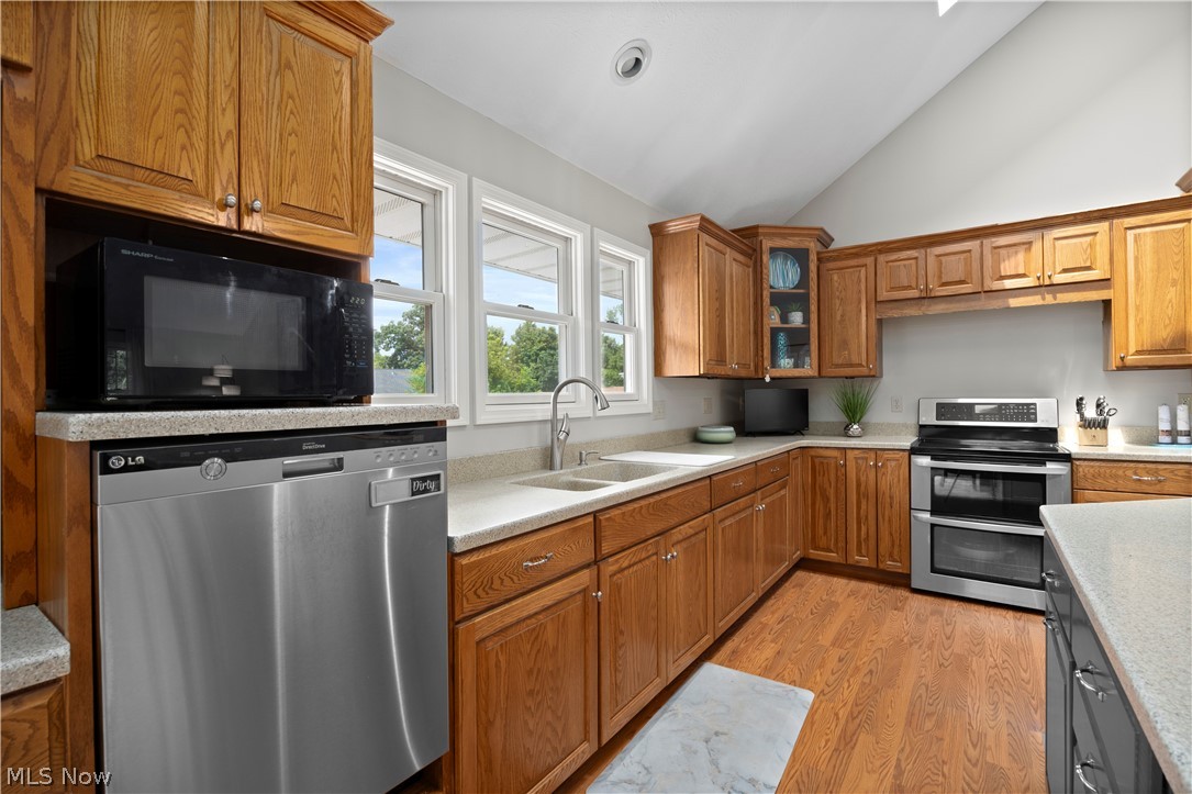 6160 Ethel Avenue Elyria OH 44035