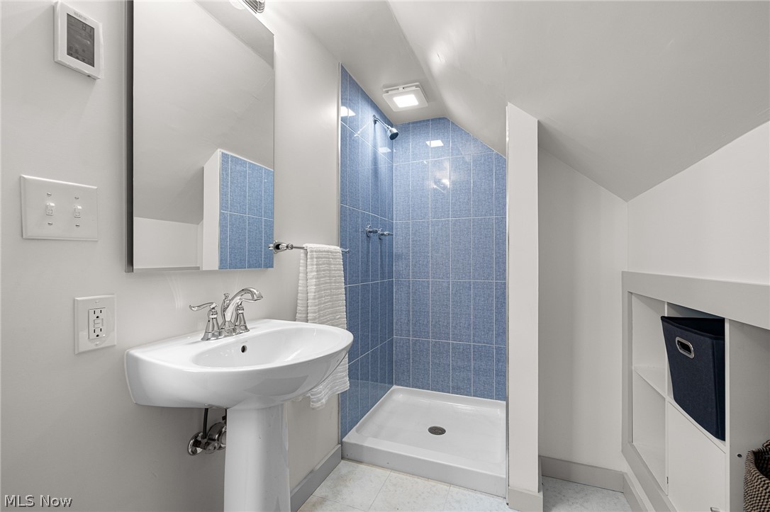 2253 Canterbury Road Westlake OH 44145